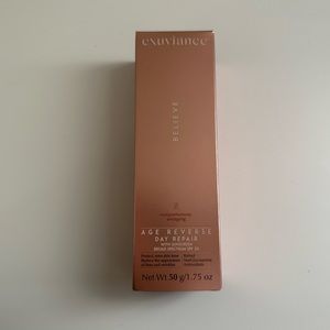 Exuviance Age Reverse Day Repair SPF 30 retinol Antiaging Face Moisturizer 1.7oz